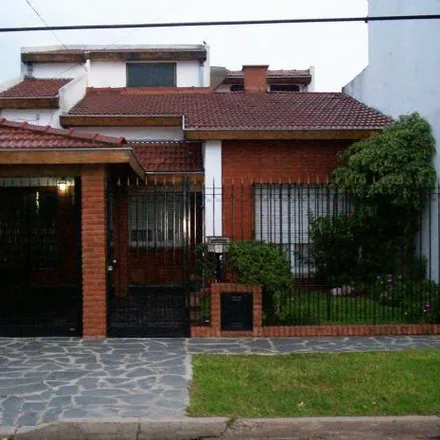 Buy this 3 bed house on Presbítero Julián Navarro 5537 in Carapachay, Vicente López