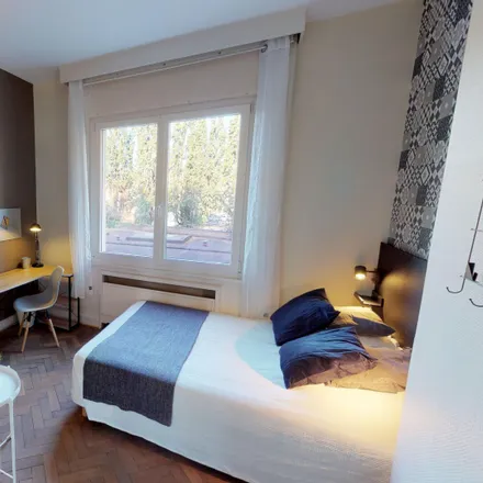 Rent this 5 bed room on 16 place du Maréchal Leclerc