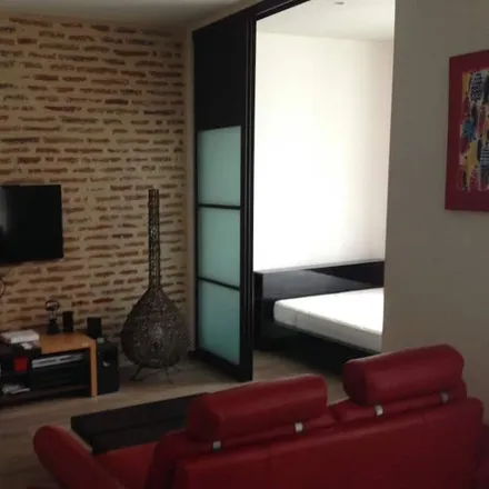 Rent this 2 bed apartment on 46000 Cahors