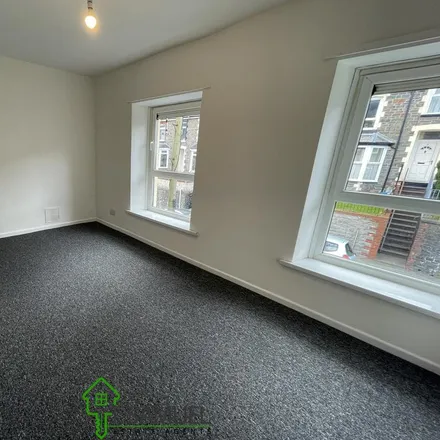 Image 9 - Vale View terrace, Miskin, CF45 3YS, United Kingdom - Townhouse for rent