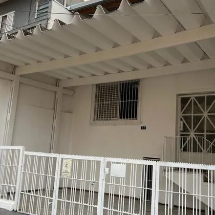 Rent this 2 bed house on Avenida Tucuruvi 553 in Tucuruvi, São Paulo - SP