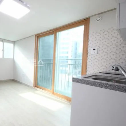 Rent this studio apartment on 서울특별시 강남구 삼성동 114-7