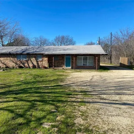 Buy this 4 bed house on 1006 County Road 1109C in Rio Vista, Johnson County