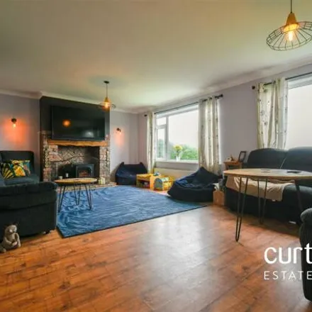 Image 3 - 13 Avenue Road, Hurst Green, East Sussex, N/a - House for sale