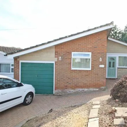 Buy this 3 bed house on 27 Woodlands Crescent in Wootton Bridge, PO33 4JB