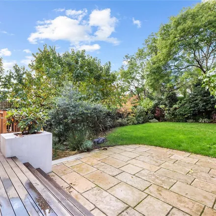 Rent this 4 bed apartment on The Hadley Hotel in 113 Hadley Road, London