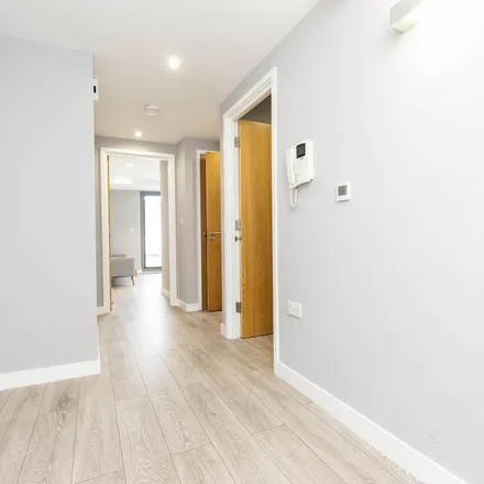 Rent this 1 bed apartment on Ropemaker Place in Ropemaker Street, Barbican