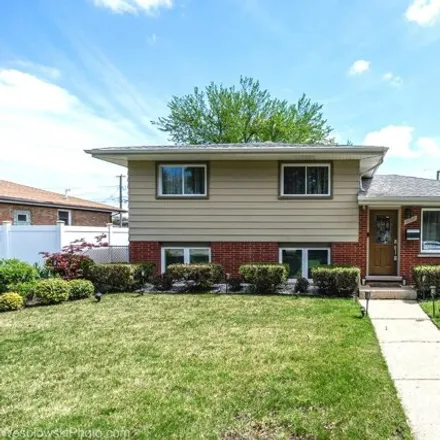 Buy this 3 bed house on 10311 Nashville Avenue in Chicago Ridge, IL 60415