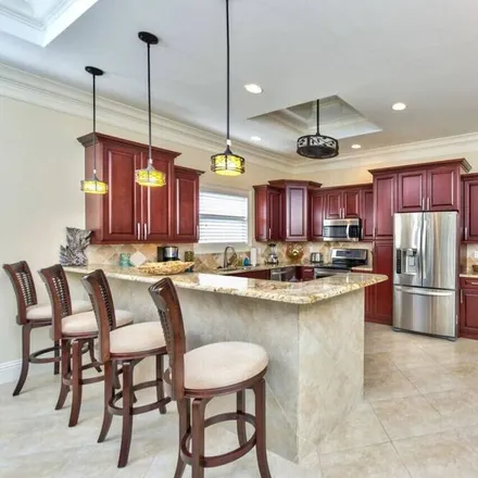 Rent this 3 bed house on Naples