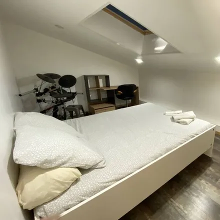 Rent this 4 bed house on 83470 Saint-Maximin-la-Sainte-Baume