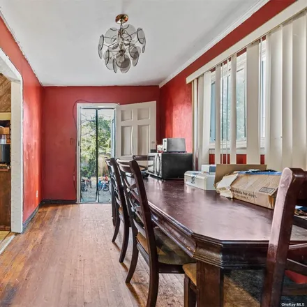 Image 3 - 259-17 149th Avenue, New York, NY 11422, USA - House for sale