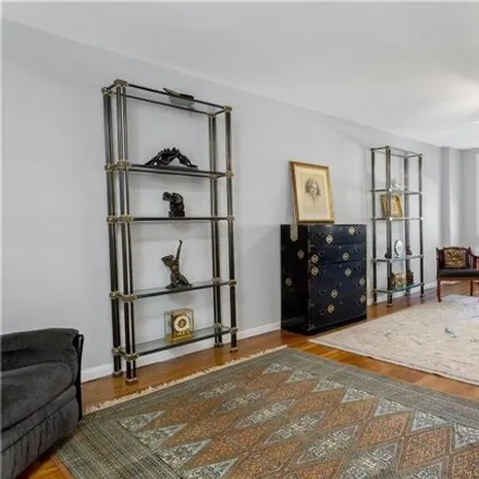 Image 6 - Young Womens Christian Association, 259 East Putnam Avenue, Greenwich, CT 06830, USA - Condo for sale