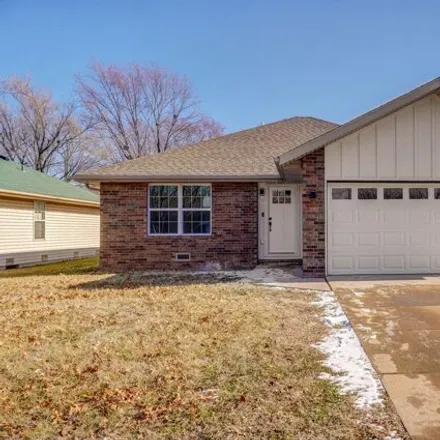 Buy this 3 bed house on 1620 North Engle Avenue in Springfield, MO 65803