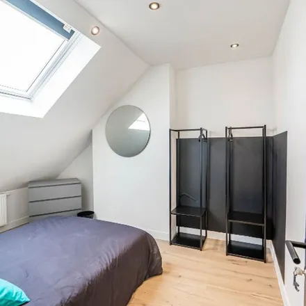 Rent this 1 bed apartment on Rue Rasson - Rassonstraat 21 in 1030 Schaerbeek - Schaarbeek, Belgium