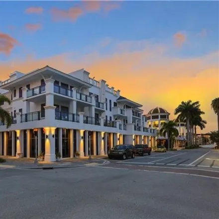Buy this 3 bed condo on 6th Avenue South in Naples, FL 34102