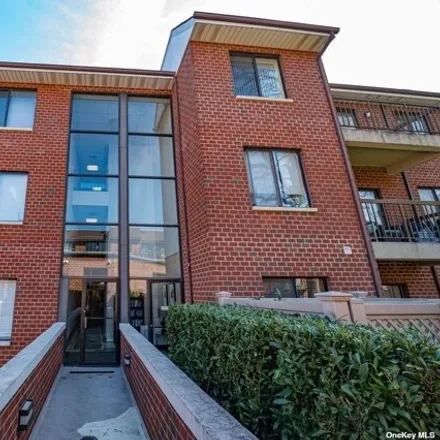 Buy this 2 bed condo on 99 South Park Avenue in Village of Rockville Centre, NY 11570