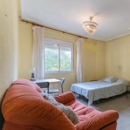 Rent this 6 bed room on Valenciaflats Torres de Quart in Carrer de Palomar, 12