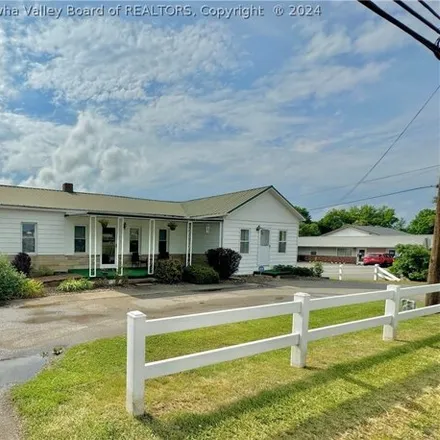 Buy this 4 bed house on 3221 Jackson Ave in Point Pleasant, West Virginia