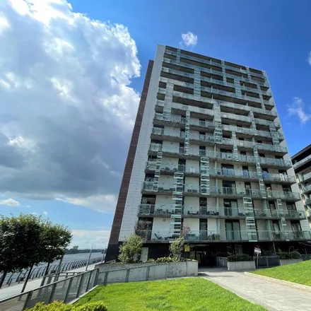 Rent this 1 bed apartment on Meadowside Quay Walk in Thornwood, Glasgow