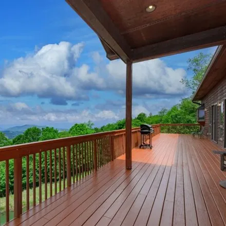 Image 9 - Spruce Hollow Road, Beech Mountain, NC 28604, USA - House for sale