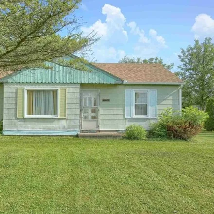 Buy this 2 bed house on 16633 29 Mile Road in Macomb County, MI 48096