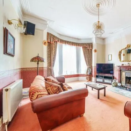 Image 4 - Stanley Gardens, London, NW2 4QH, United Kingdom - Townhouse for sale