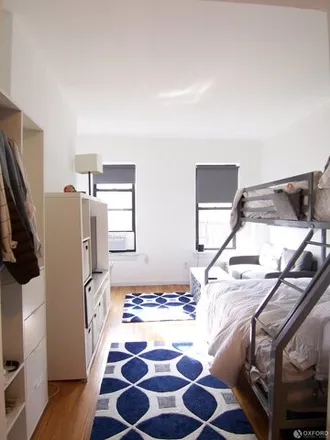 Image 3 - 445 West 49th Street, New York, NY 10019, USA - House for rent