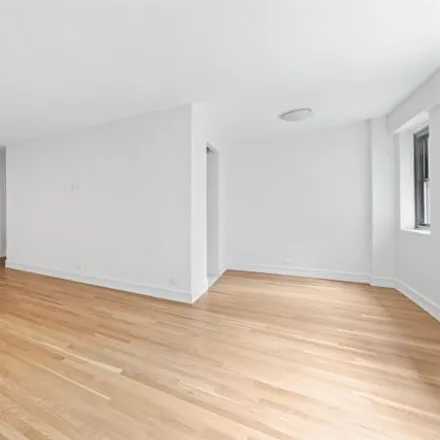 Image 4 - 1334 3rd Avenue, New York, NY 10021, USA - Apartment for sale