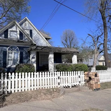 Image 1 - 631 South Cox Street, Lenox, Memphis, TN 38104, USA - House for sale