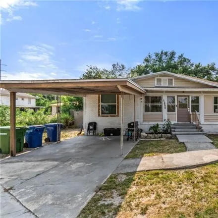 Buy this 3 bed house on 1800 4th Street Northwest in Winter Haven, FL 33881