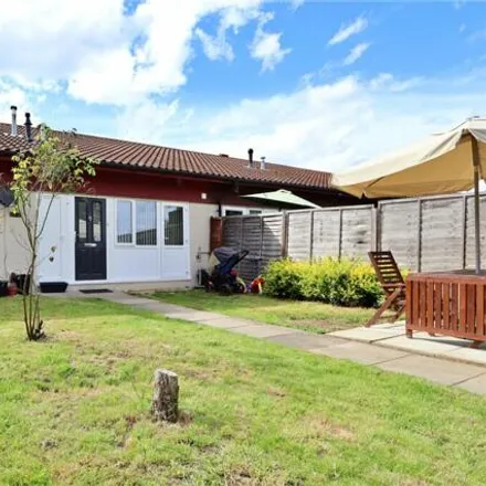 Buy this 3 bed house on Jonathans in Fenny Stratford, MK6 5DR