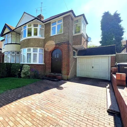 Rent this 3 bed duplex on Cavendish Road in Horsell, GU22 0EP