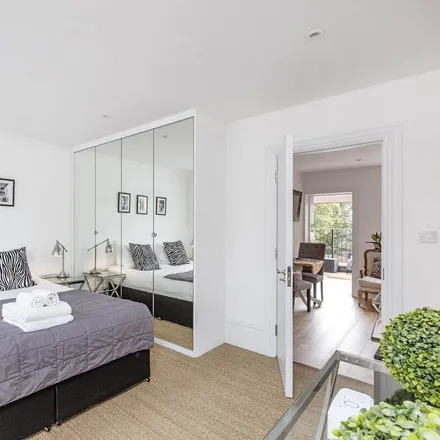Rent this 1 bed apartment on London in SW6 4PH, United Kingdom