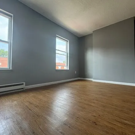 Image 2 - 1080 Broad St, Hartford, Connecticut, 06106 - Apartment for rent