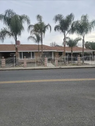 Buy this 5 bed house on 185 East Vandalia Avenue in Porterville, CA 93257
