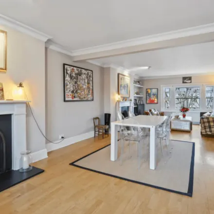 Image 9 - 12 Marloes Road, London, W8 5LH, United Kingdom - Apartment for rent