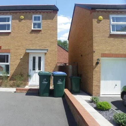 Rent this 3 bed duplex on 15 Silver Birch Avenue in Coventry, CV4 8LP