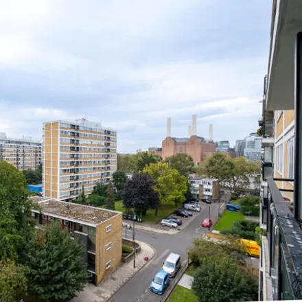 Buy this 2 bed apartment on Gilbert House in Lupus Street, London