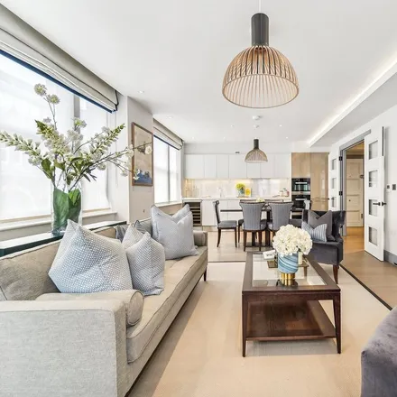 Rent this 2 bed apartment on The North Face in Southampton Street, London