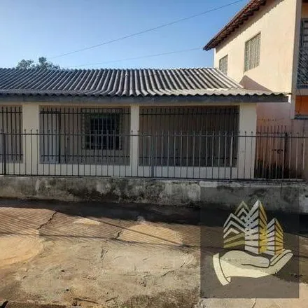 Buy this 3 bed house on Rua Eugênio Gayon in Cinco Conjuntos, Londrina - PR