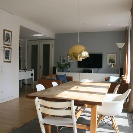 Rent this 5 bed apartment on Cronstettenstraße 67 in 60322 Frankfurt, Germany
