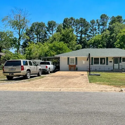 Buy this 3 bed house on 712 East 6th Street in Mountain Home, AR 72653