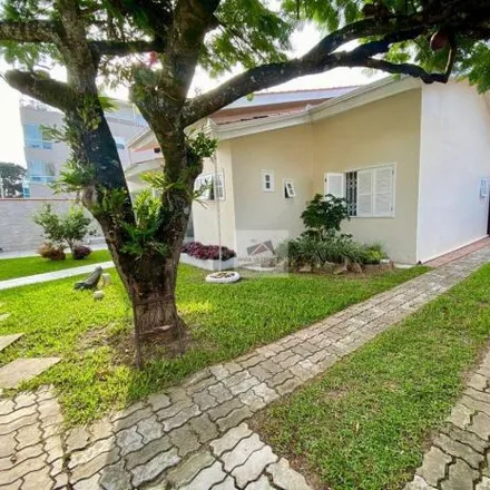 Buy this 4 bed house on Servidão Marinho João do Rego in Ingleses do Rio Vermelho, Florianópolis - SC