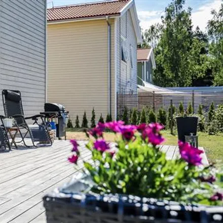 Rent this 6 bed house on Gröndalsvägen in 186 40 Vallentuna, Sweden