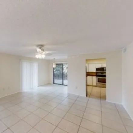 Image 1 - #a1,2232 Bahia Vista Street, Arlington Park, Sarasota - Apartment for rent