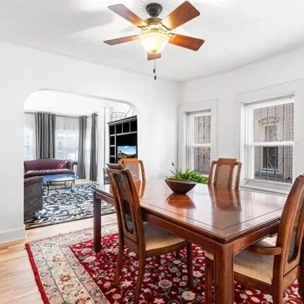Image 8 - 825 East 21st Street, New York, NY 11210, USA - House for sale