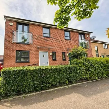 Buy this 3 bed duplex on Neptune Close in Salford, M7 1AX