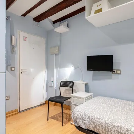 Rent this 1 bed apartment on Calle del Amparo in 69, 28012 Madrid