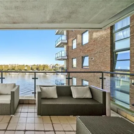 Image 8 - Waterside Point, 2 Anhalt Road, London, SW11 4PA, United Kingdom - Apartment for sale