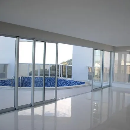 Buy this 6 bed apartment on Rua 4900 in Centro, Balneário Camboriú - SC